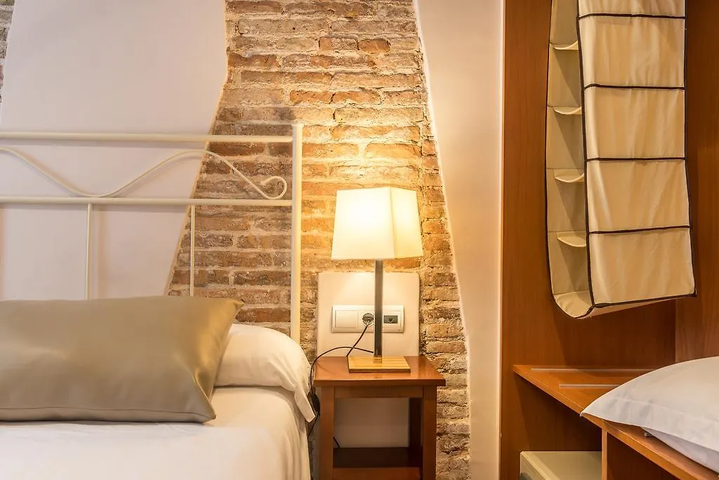 Bcn House Apartments Barcelona Espanha